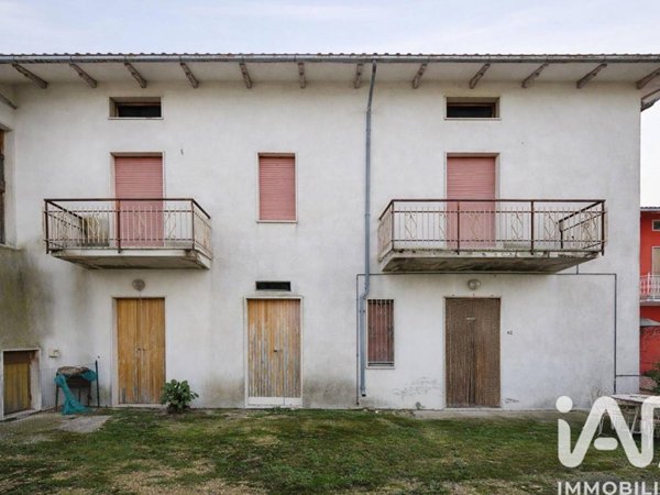 casa indipendente in vendita a Bellante