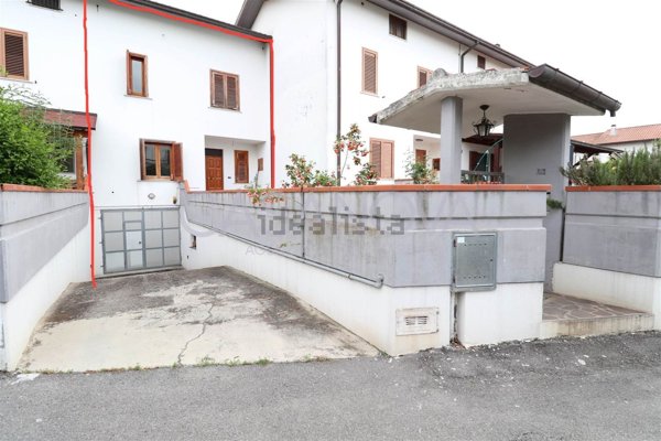 casa indipendente in vendita a Bellante