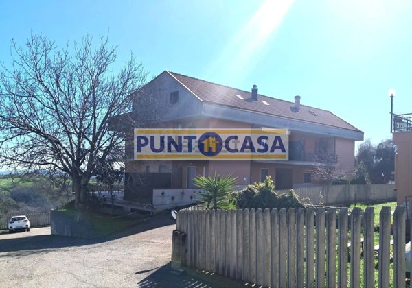 appartamento in vendita a Bellante in zona San Mauro