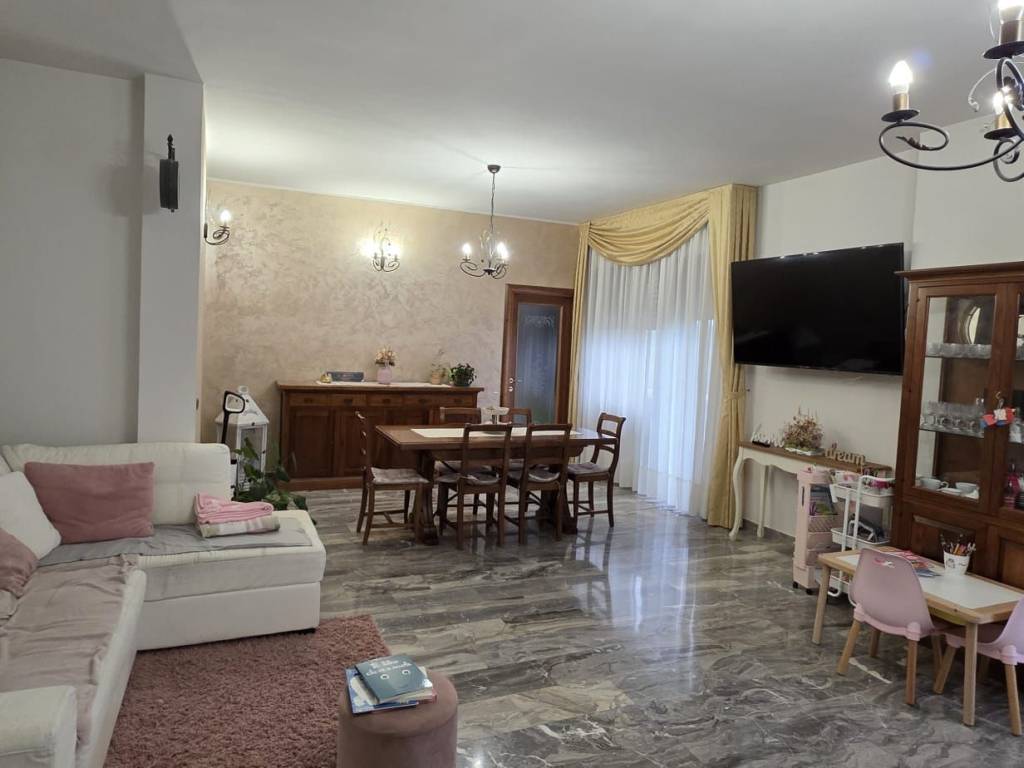 appartamento in vendita a Bellante in zona Chiareto