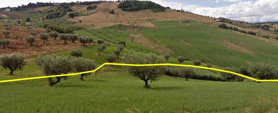 casa indipendente in vendita a Bellante