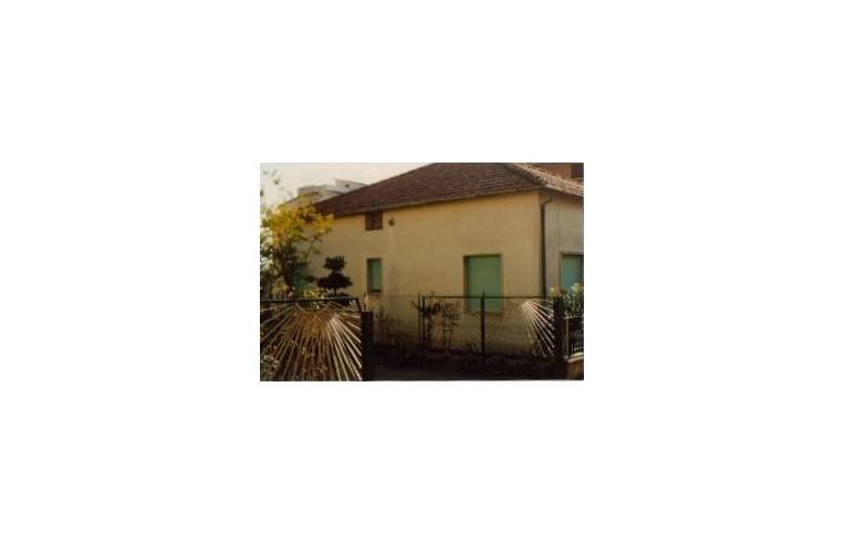 casa indipendente in vendita a Bellante