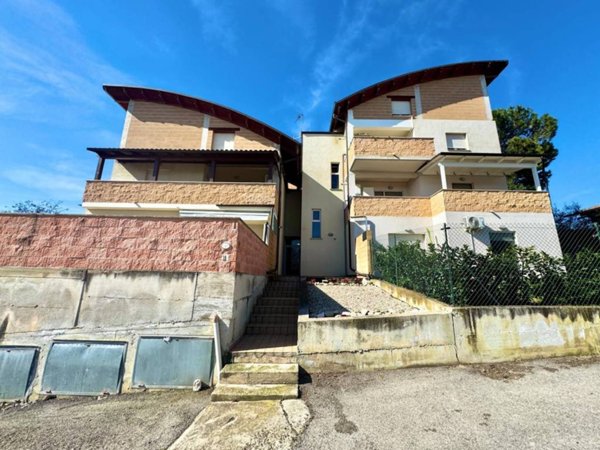 appartamento in vendita a Bellante in zona Bellante Stazione