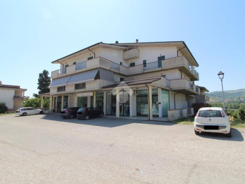 appartamento in vendita a Bellante in zona Bellante Stazione