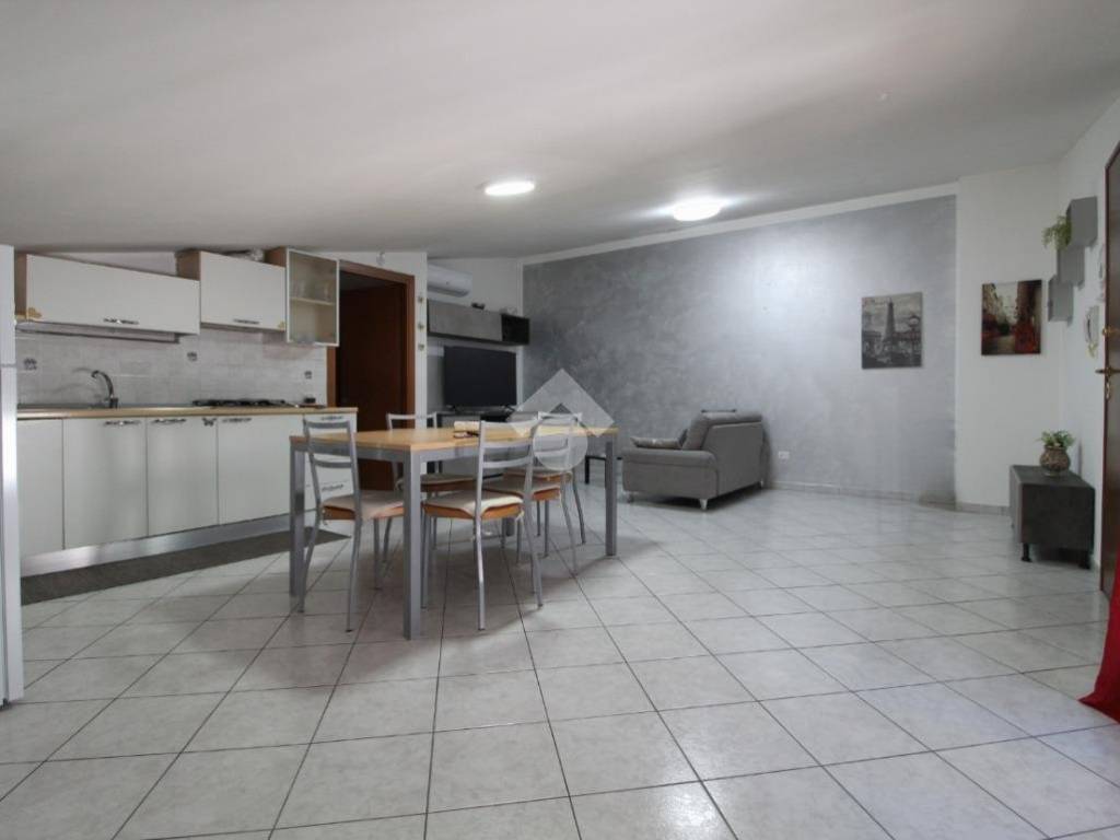 appartamento in vendita a Bellante in zona Bellante Stazione