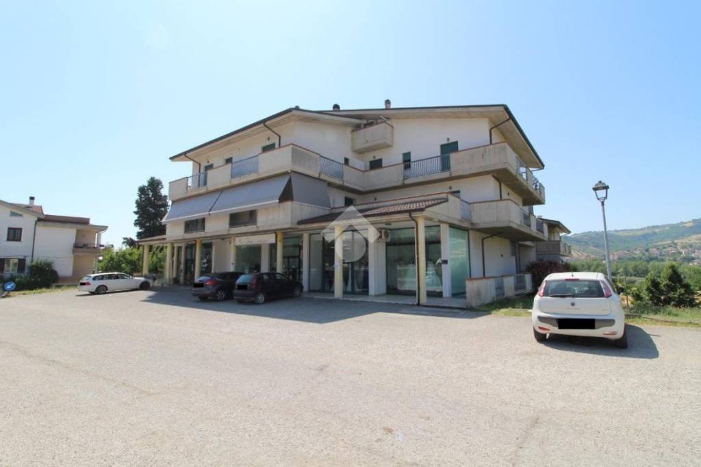 appartamento in vendita a Bellante in zona Bellante Stazione