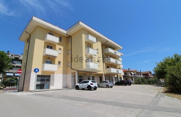 appartamento in vendita a Bellante in zona Bellante Stazione