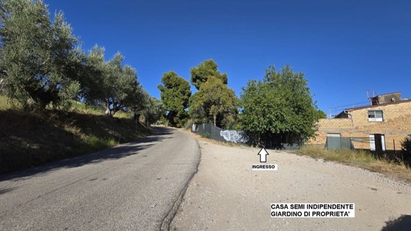 casa indipendente in vendita a Bellante in zona Bellante Stazione