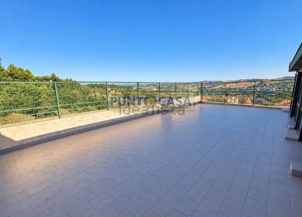 appartamento in vendita a Bellante in zona Bellante Stazione