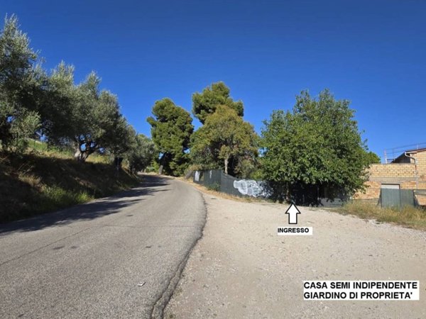 casa indipendente in vendita a Bellante in zona Bellante Stazione