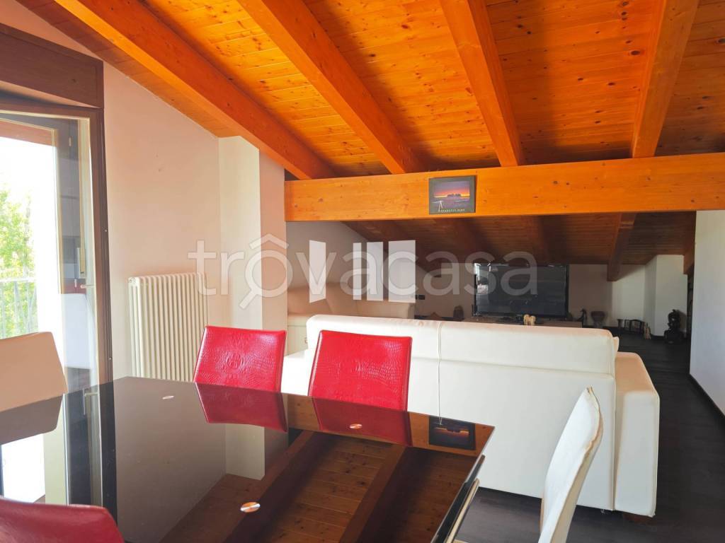 appartamento in vendita a Bellante in zona Bellante Stazione