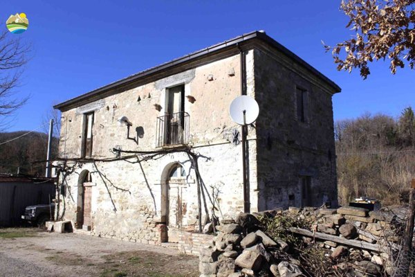 casa indipendente in vendita a Bisenti