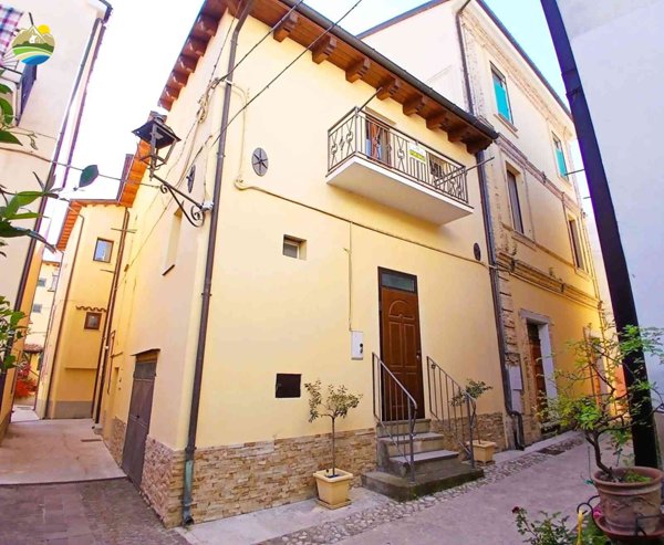 casa indipendente in vendita a Bisenti