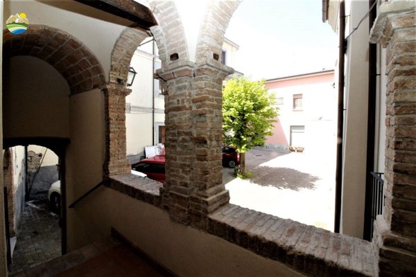 esavano in vendita a Bisenti