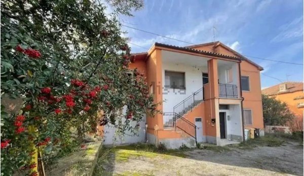 casa indipendente in vendita a Bisenti in zona San Nicola