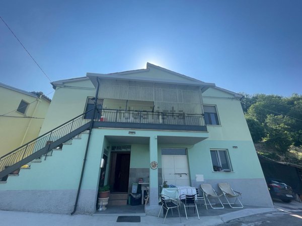 casa indipendente in vendita a Bisenti