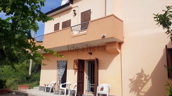casa indipendente in vendita a Bisenti in zona Troiano