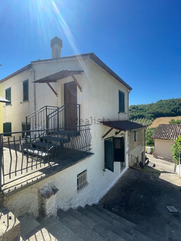 casa indipendente in vendita a Bisenti