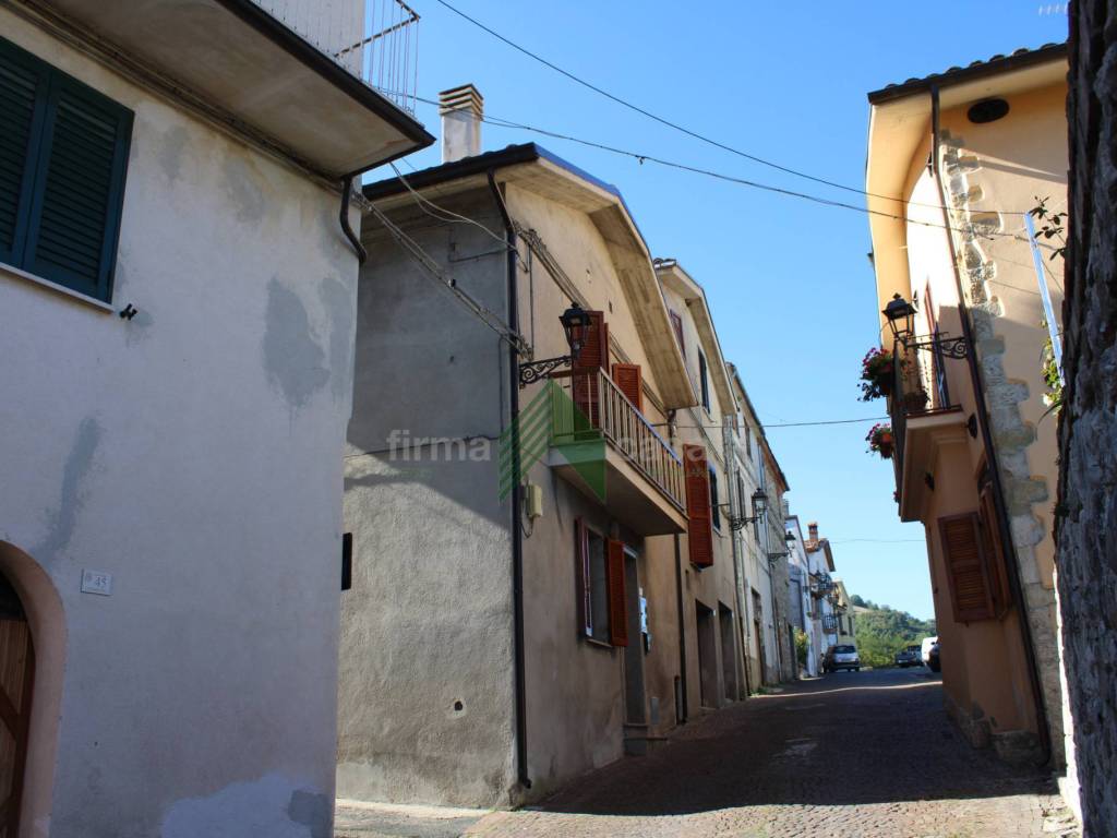 casa indipendente in vendita a Campli in zona Nocella