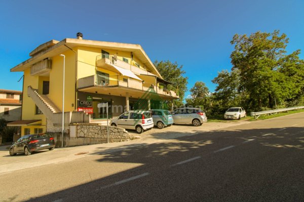 locale commerciale in vendita a Campli in zona Campovalano