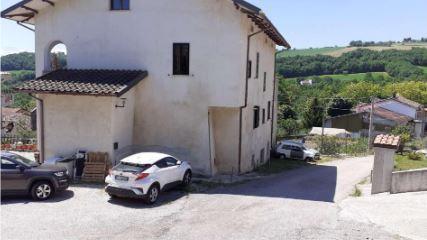 appartamento in vendita a Campli in zona Morge