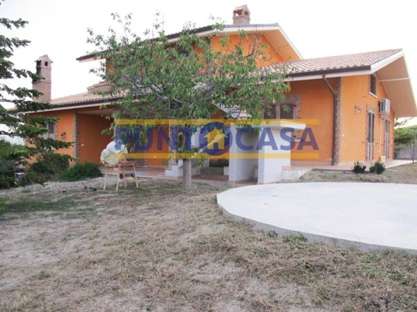 casa indipendente in vendita a Campli in zona Boceto