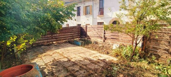 appartamento in vendita a Campli in zona Piancarani
