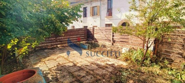 casa indipendente in vendita a Campli in zona Piancarani