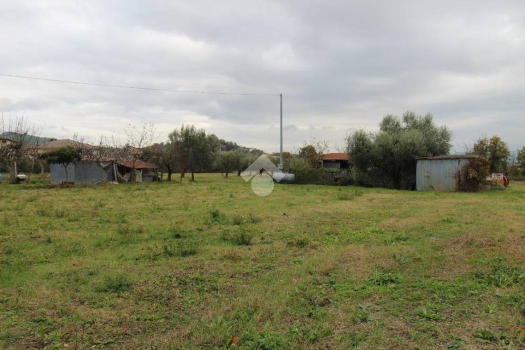 terreno edificabile in vendita a Campli