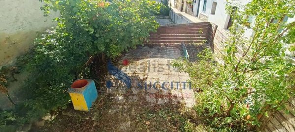 casa indipendente in vendita a Campli in zona Piancarani