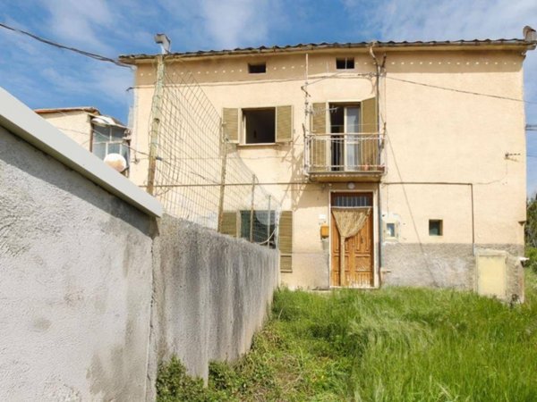 casa indipendente in vendita a Campli in zona Battaglia