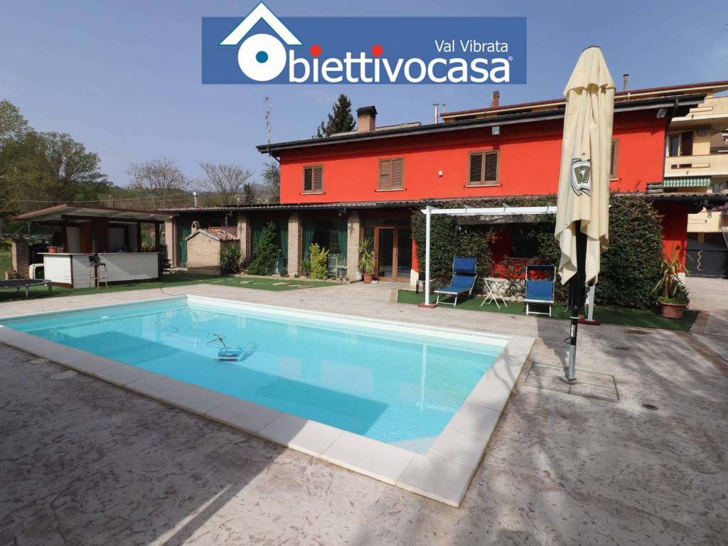 casa indipendente in vendita a Campli in zona Floriano