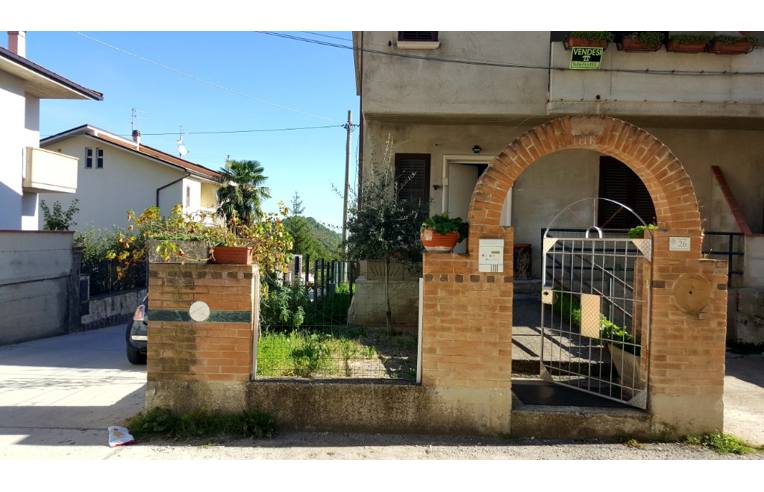 casa indipendente in vendita a Campli in zona Campovalano