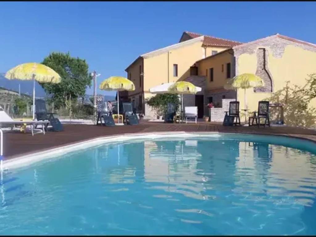 casale in vendita a Campli