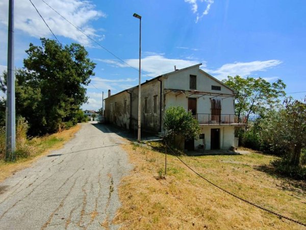 casa indipendente in vendita a Campli in zona Boceto