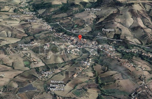 casa indipendente in vendita a Campli
