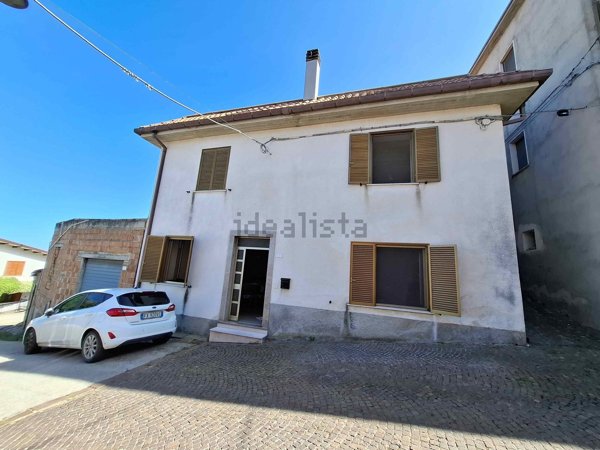 casa indipendente in vendita a Campli in zona Paterno