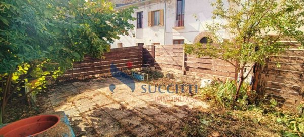 casa indipendente in vendita a Campli in zona Piancarani
