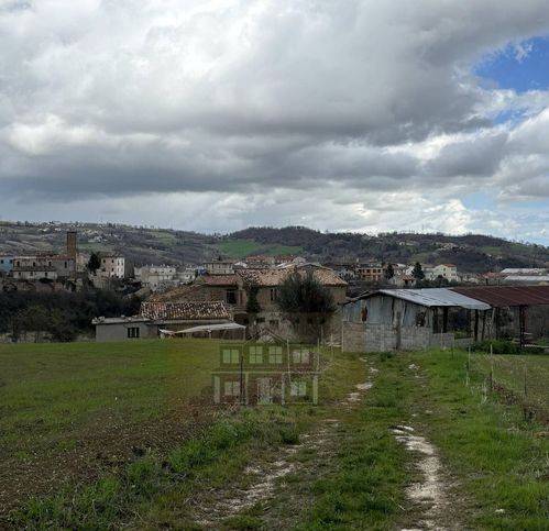 casa indipendente in vendita a Campli