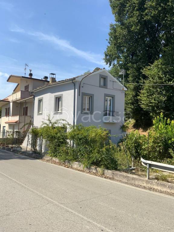casa indipendente in vendita a Campli in zona Sant'Onofrio
