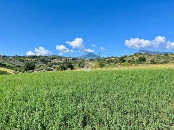 terreno edificabile in vendita a Campli