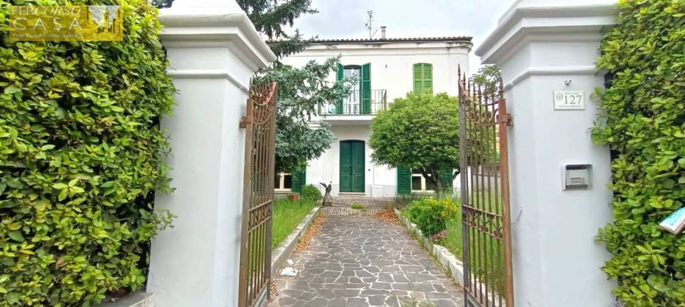 casa indipendente in vendita a Campli in zona Campovalano
