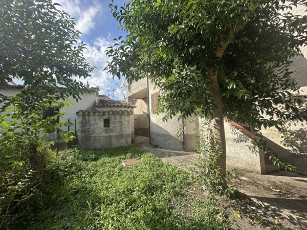 casa indipendente in vendita a Campli in zona Nocella