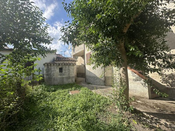 casa indipendente in vendita a Campli in zona Nocella