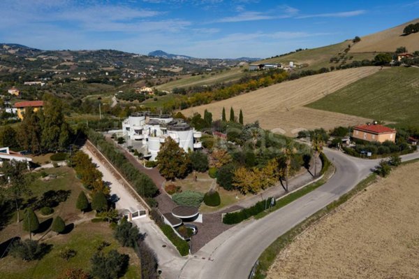 villa in vendita a Campli in zona Villa Camera