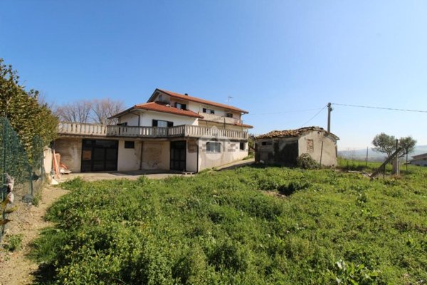 casa indipendente in vendita a Campli in zona Floriano