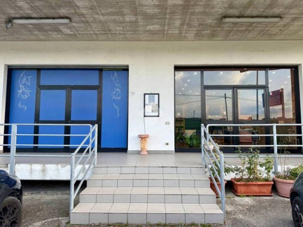 negozio in vendita a Campli