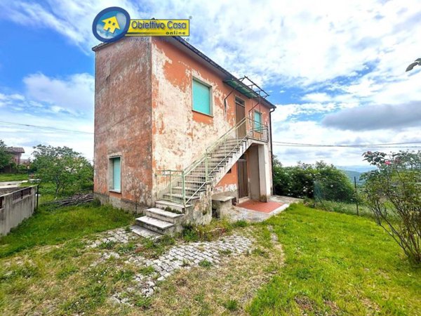 casa indipendente in vendita a Campli in zona Guazzano