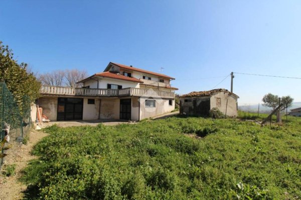 casa indipendente in vendita a Campli in zona Floriano