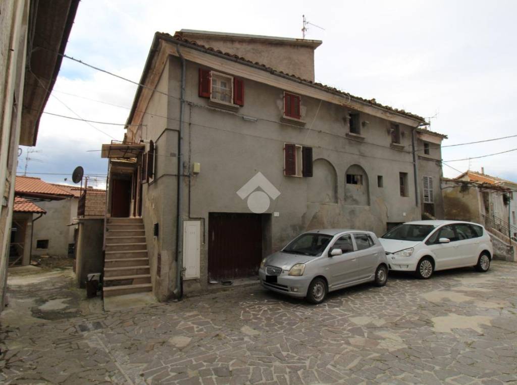 casa indipendente in vendita a Campli in zona Villa Camera